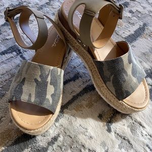 Soda Camo Wedges